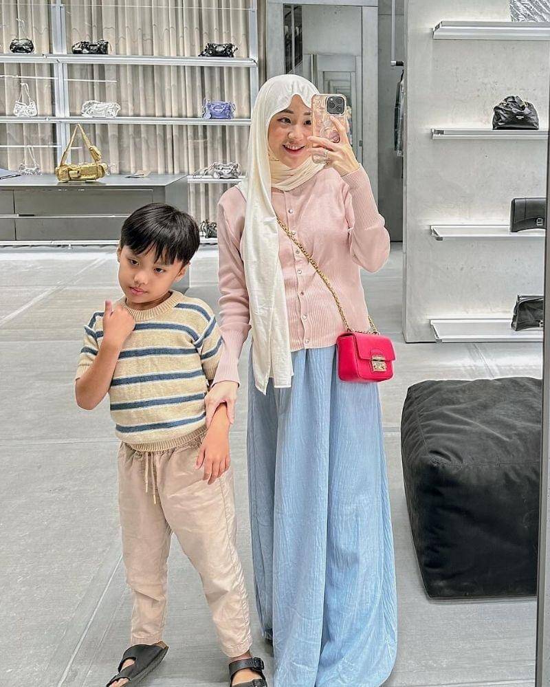 Instagram.com/larissachou